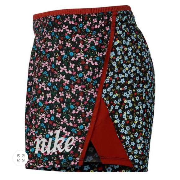 🆕 Nike 10K Femme Running Shorts, Size Medium - Picture 11 of 12